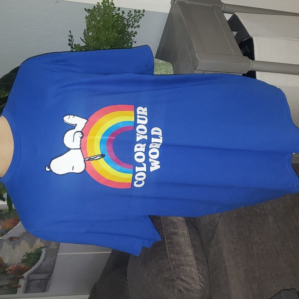 Snoop rainbow shirt